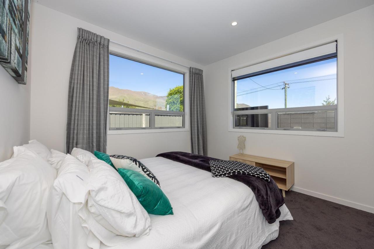 Prime Location On Warren St - 3 Bedroom Town House Wanaka Extérieur photo